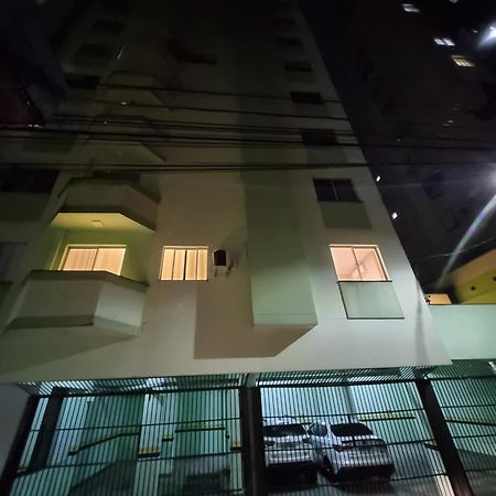 شقة Luxo Quadra Mar Balneario Balneário Camboriú المظهر الخارجي الصورة